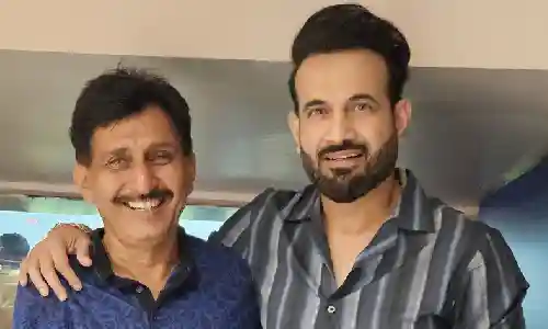 Dr Khanna with Irfan Pathan, 2022 Dr Khanna with Irfan Pathan, 2022