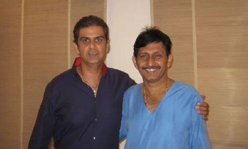 Nikhil Chopra with Hair transplant surgeon Manoj Khanna Nikhil Chopra with Hair transplant surgeon Manoj Khanna